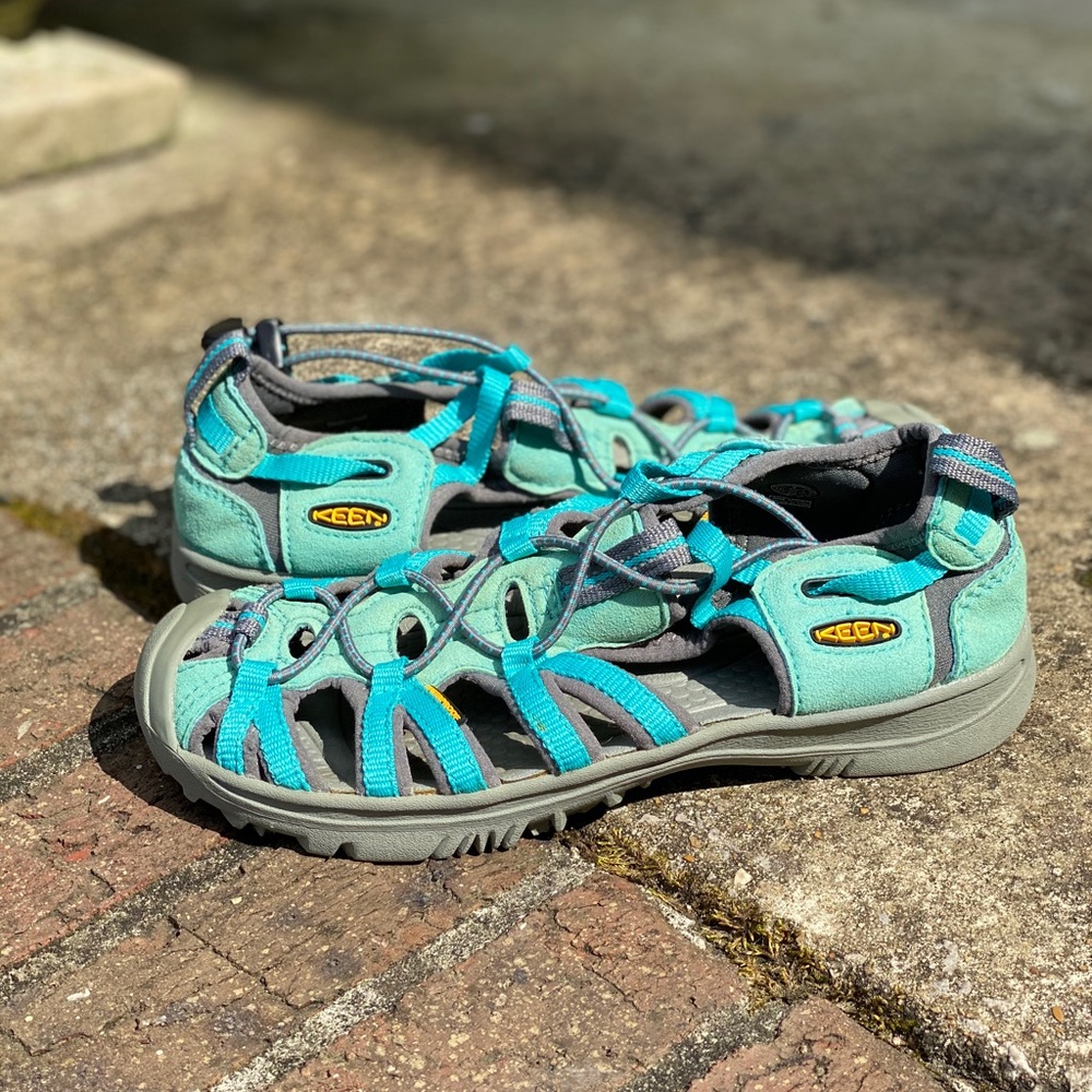 KEEN Whisper Sandal Big Kid size 4 Women’s 6